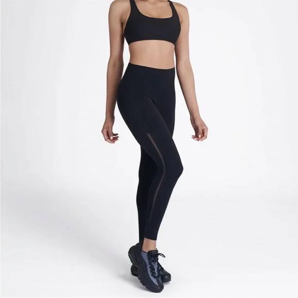 SPANX Every.Wear Mesh Side Leggings - Picture 2 of 16
